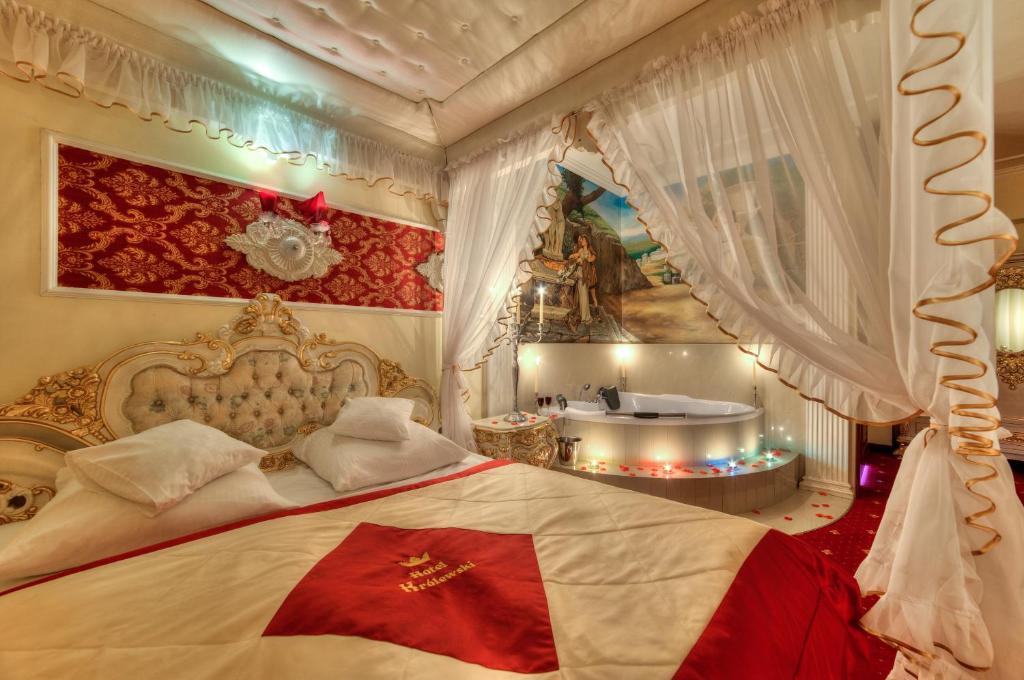 Hotel Krolewski Janów Lubelski Habitación foto